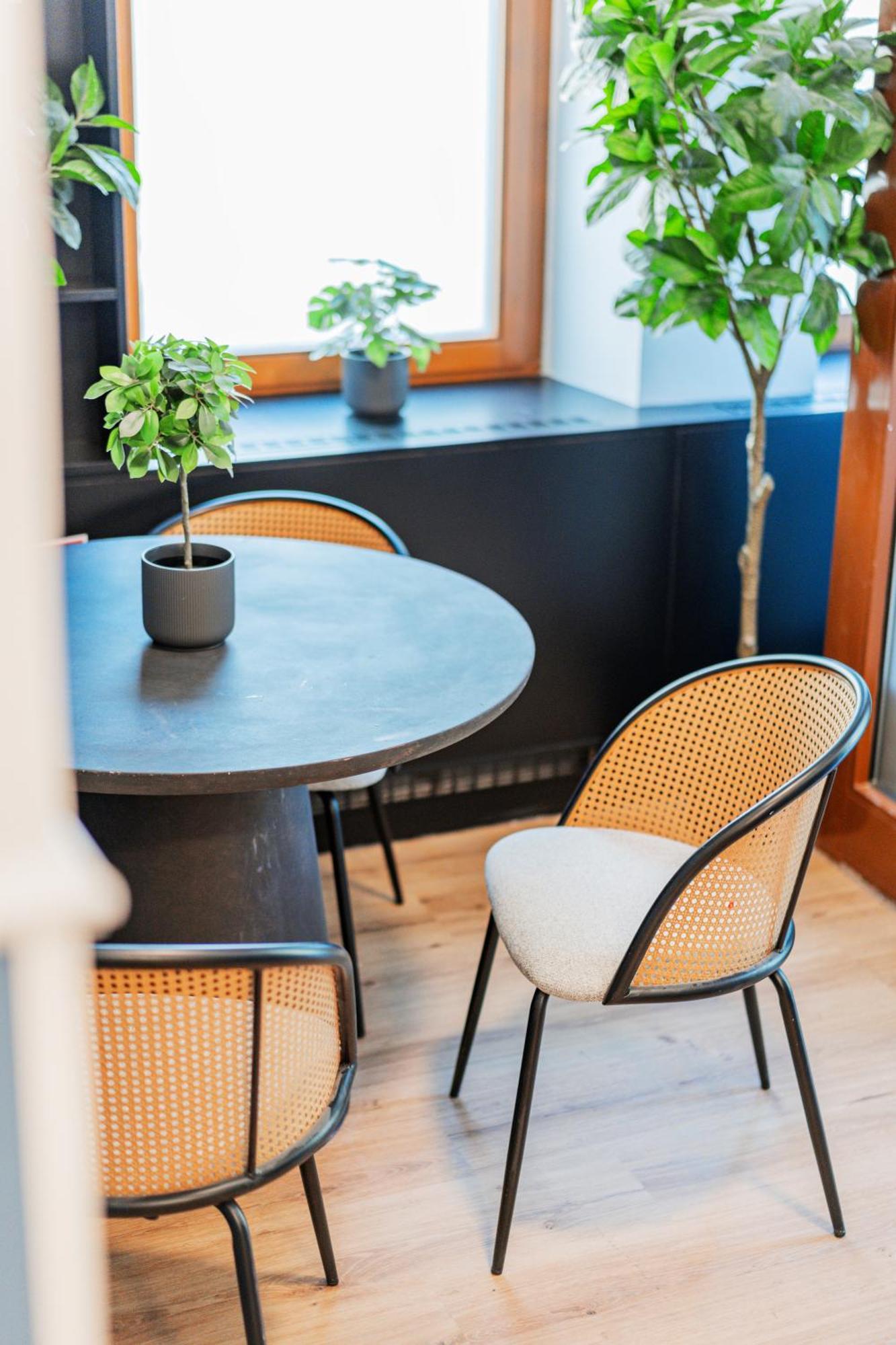 Hostal Rive By Home1 *