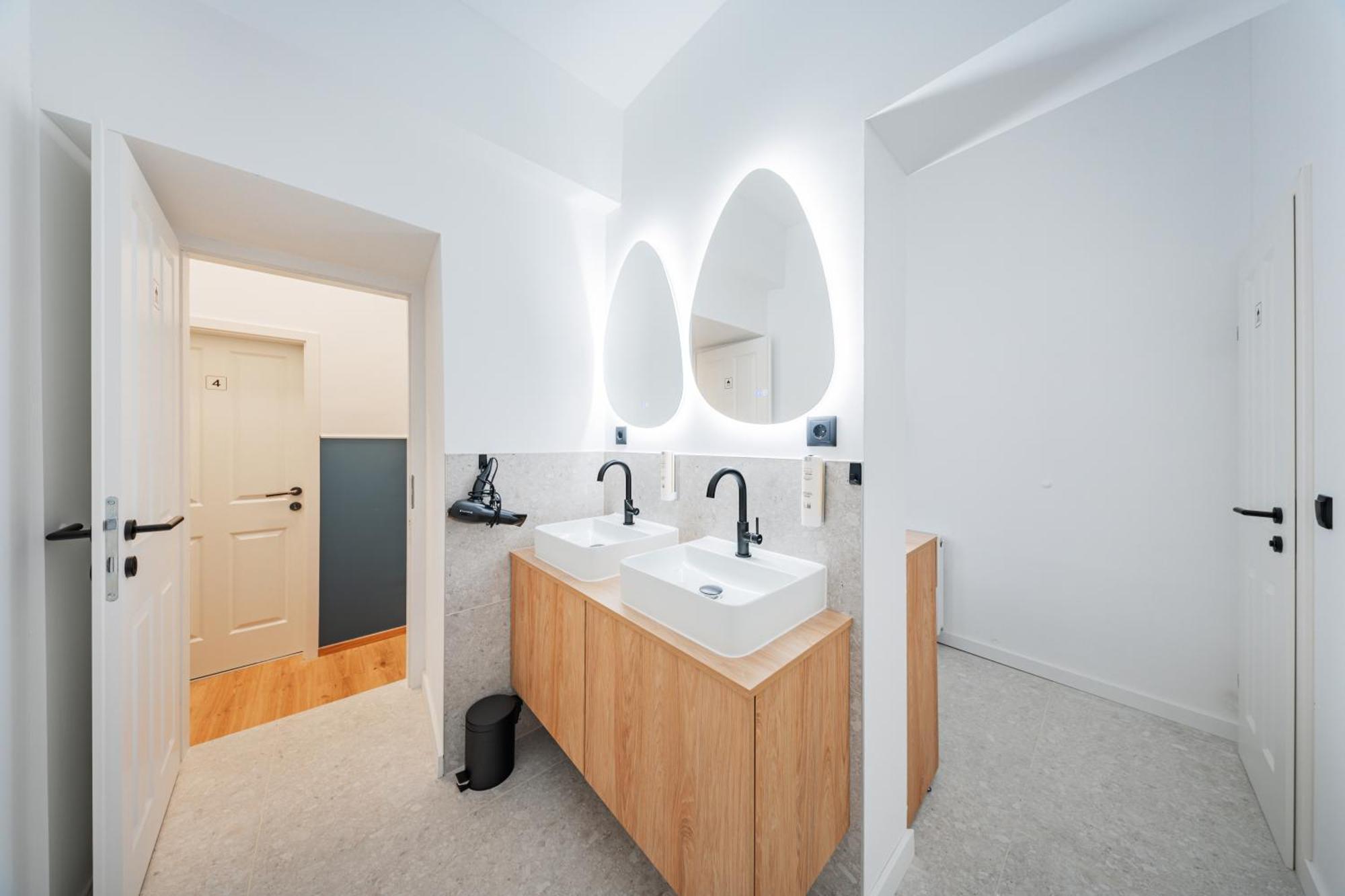 Rive By Home1 Hostal *